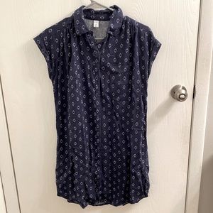 XS t-shirt style button up dress by Old Navy, navy blue with white pattern